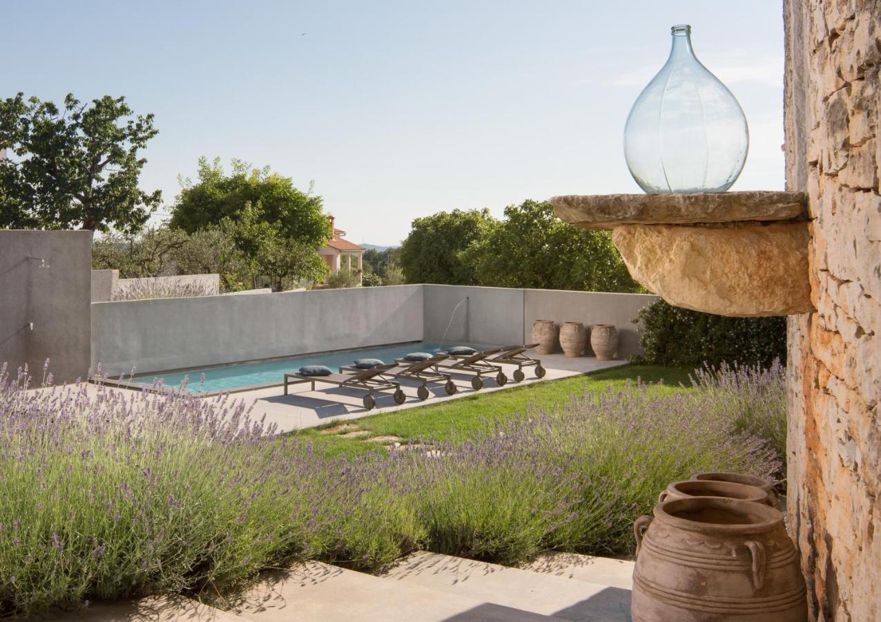 Br Villas By Rent Istria Radetici Bagian luar foto
