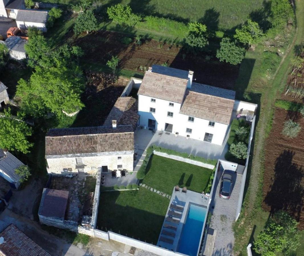 Br Villas By Rent Istria Radetici Bagian luar foto